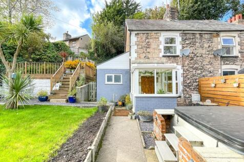 2 bedroom end of terrace house for sale