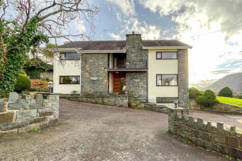 Town Hill, Llanrwst, Conwy, LL26 4 bed detached house for sale
