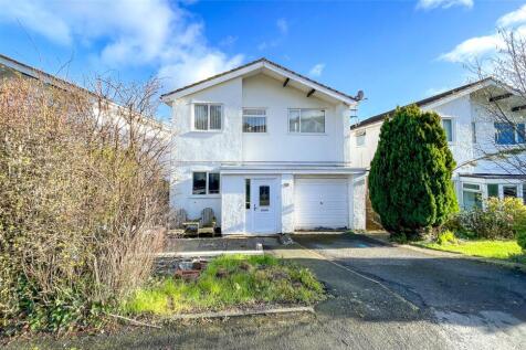 Maes Madog, Llanelian, Colwyn Bay... 4 bed detached house for sale