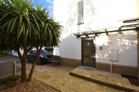 Tower Road, Felixstowe, Suffolk, IP11 1 bed apartment for sale