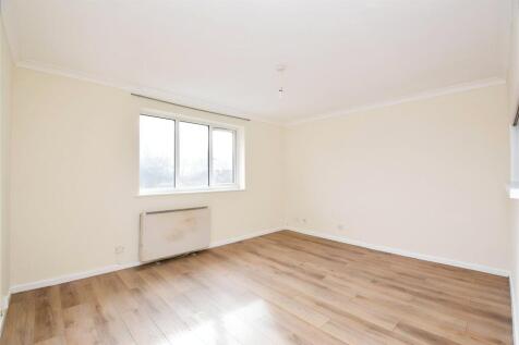 Jasmine Close, Trimley St. Martin... 1 bed apartment for sale