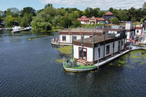 2 bedroom house boat for sale