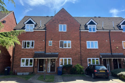 4 bedroom terraced house for sale