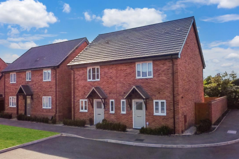 2 bedroom semi-detached house for sale