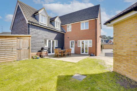 Tayberry Close, Bury St. Edmunds IP28 4 bed detached house for sale