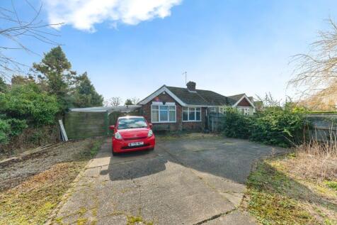 2 bedroom semi-detached bungalow for sale