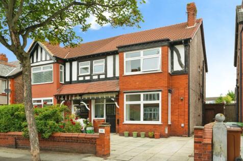4 bedroom semi-detached house for sale