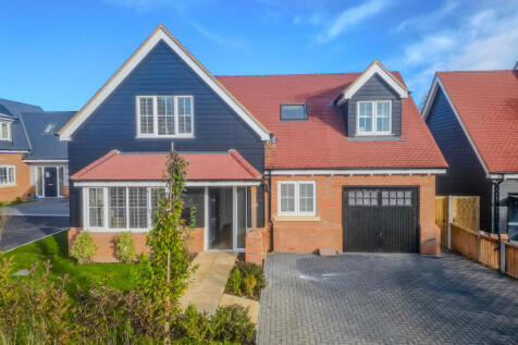 Elizabeth Place, Gosfield. 4 bed detached house for sale