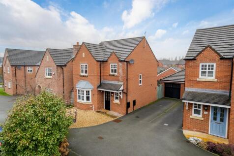 Arnold Court, Northwich 3 bed detached house for sale