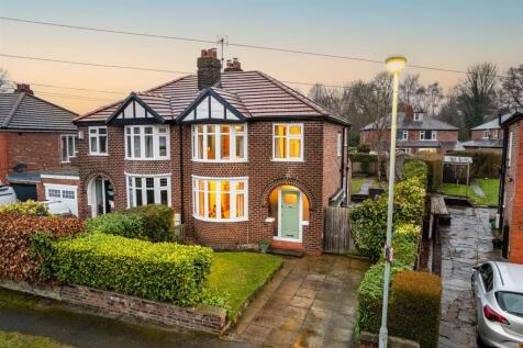 3 bedroom semi-detached house for sale