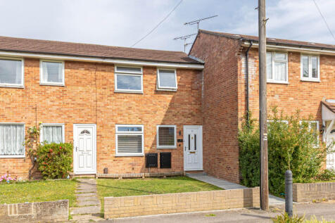 Aspen Way, Alder Hills, Poole, BH12 4EG 3 bed terraced bungalow for sale