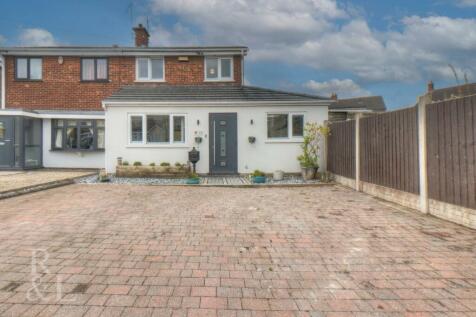 3 bedroom semi-detached house for sale