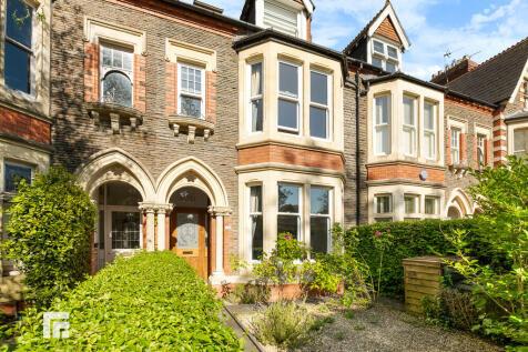 5 bedroom terraced house for sale