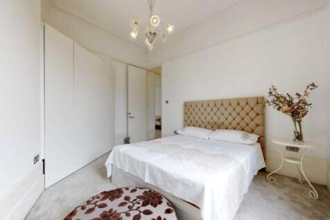 Warwick Avenue, Maida Vale, London, W9 2 bed apartment for sale