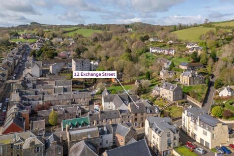 3 bedroom town house for sale