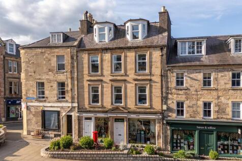 5 bedroom town house for sale