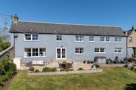 4 bedroom farm house for sale