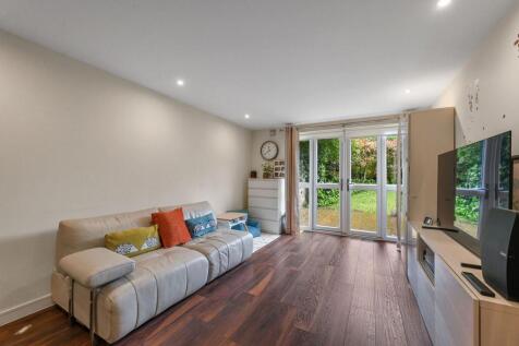 Great North Road, New Barnet, EN5 2 bed flat for sale