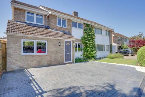4 bedroom semi-detached house for sale