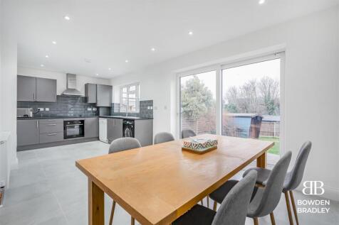 Wanstead Park Road, Ilford 3 bed house for sale