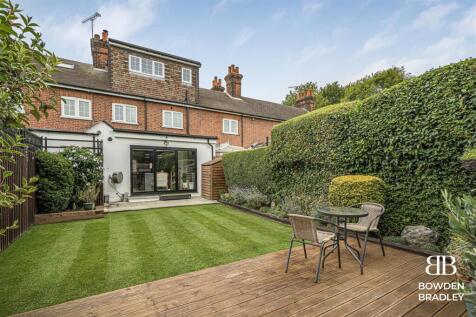 Retreat Way, Chigwell 3 bed terraced house for sale