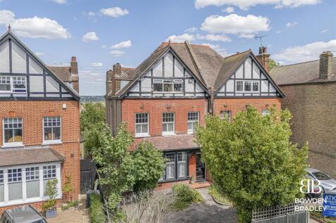 2 bedroom flat for sale
