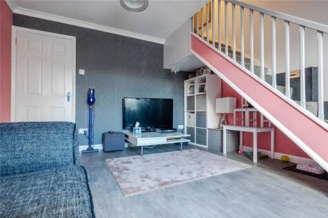 Hexham Gardens, Bletchley MK3 2 bed terraced house for sale