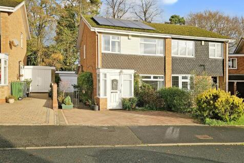 3 bedroom semi-detached house for sale