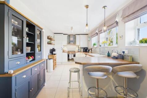 2 bedroom cottage for sale