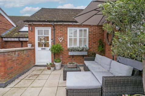 High Street, Cookham SL6 2 bed maisonette for sale