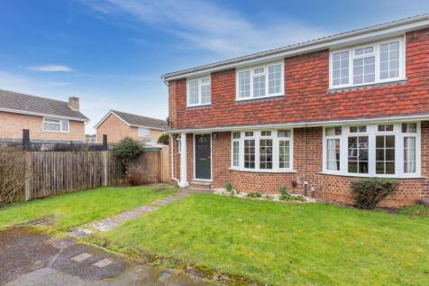 Brompton Drive, Maidenhead SL6 3 bed semi