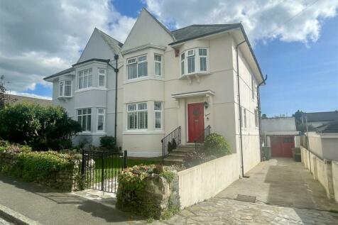 4 bedroom semi-detached house for sale