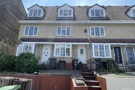Austin Crescent, Plymouth PL6 4 bed terraced house for sale