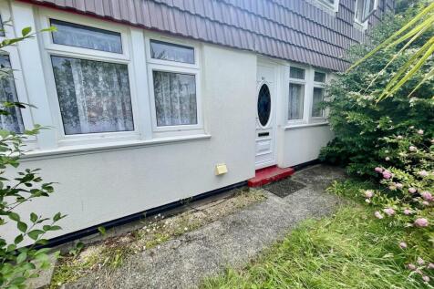 3 bedroom flat for sale