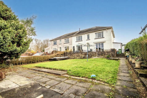 5 bedroom semi-detached house for sale