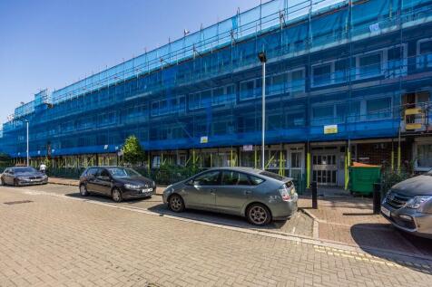 3 bedroom flat for sale