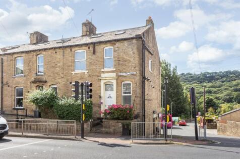 Copley Hall Terrace, Halifax HX3 4 bed end of terrace house for sale