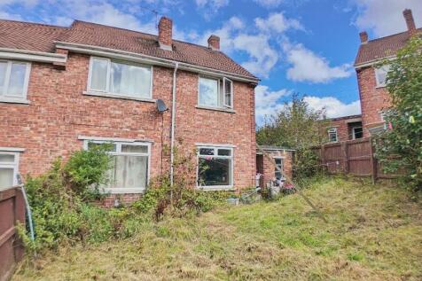 2 bedroom semi-detached house for sale