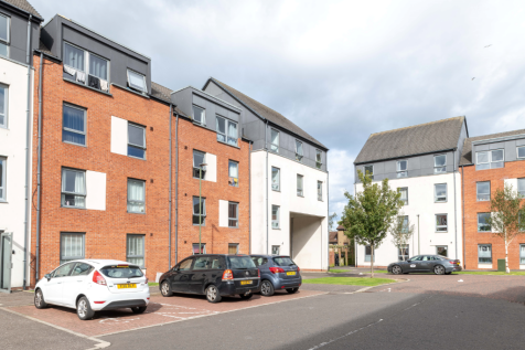 Ferry Gait Crescent, Edinburgh EH4 2 bed flat for sale