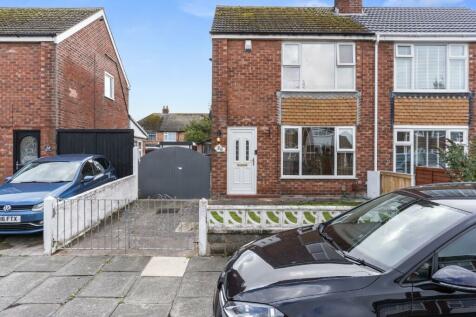 2 bedroom semi-detached house for sale