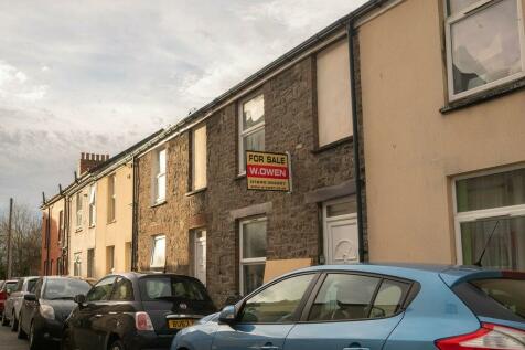 4 bedroom terraced house for sale