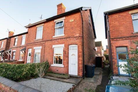 2 bedroom semi-detached house for sale