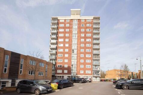 Lakeside Rise, Manchester M9 2 bed flat for sale