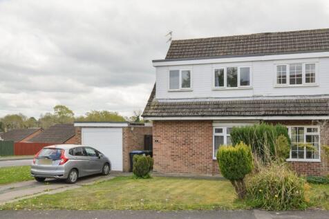 3 bedroom semi-detached house for sale