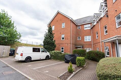 Station Terrace, Nottingham NG15 2 bed flat for sale