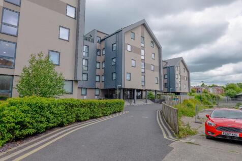 Studio flat for sale