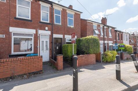 4 bedroom end of terrace house for sale
