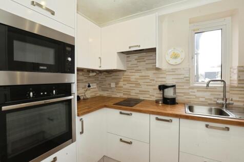 Weaver Court (Northwich), Northwich CW9 2 bed apartment for sale