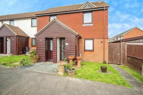 Flack Gardens, Rochester ME3 2 bed flat for sale