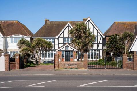 6 bedroom detached house for sale